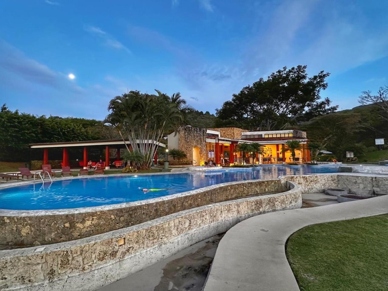 Cr Mariposa Rentals Comfortable Penthouse, Ac, Pool, Gym, Tennis Santa Ana  Exterior foto