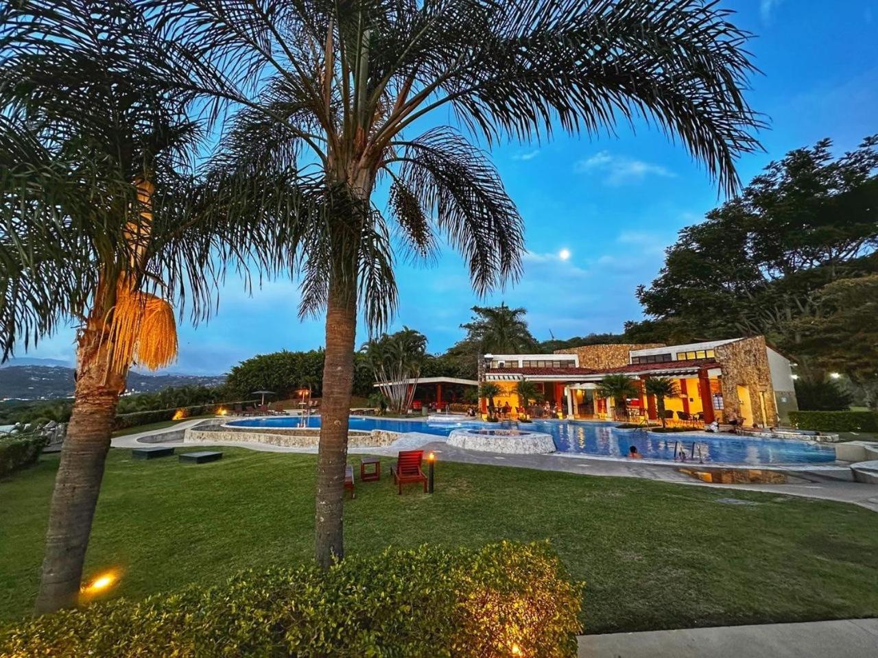 Cr Mariposa Rentals Comfortable Penthouse, Ac, Pool, Gym, Tennis Santa Ana  Exterior foto